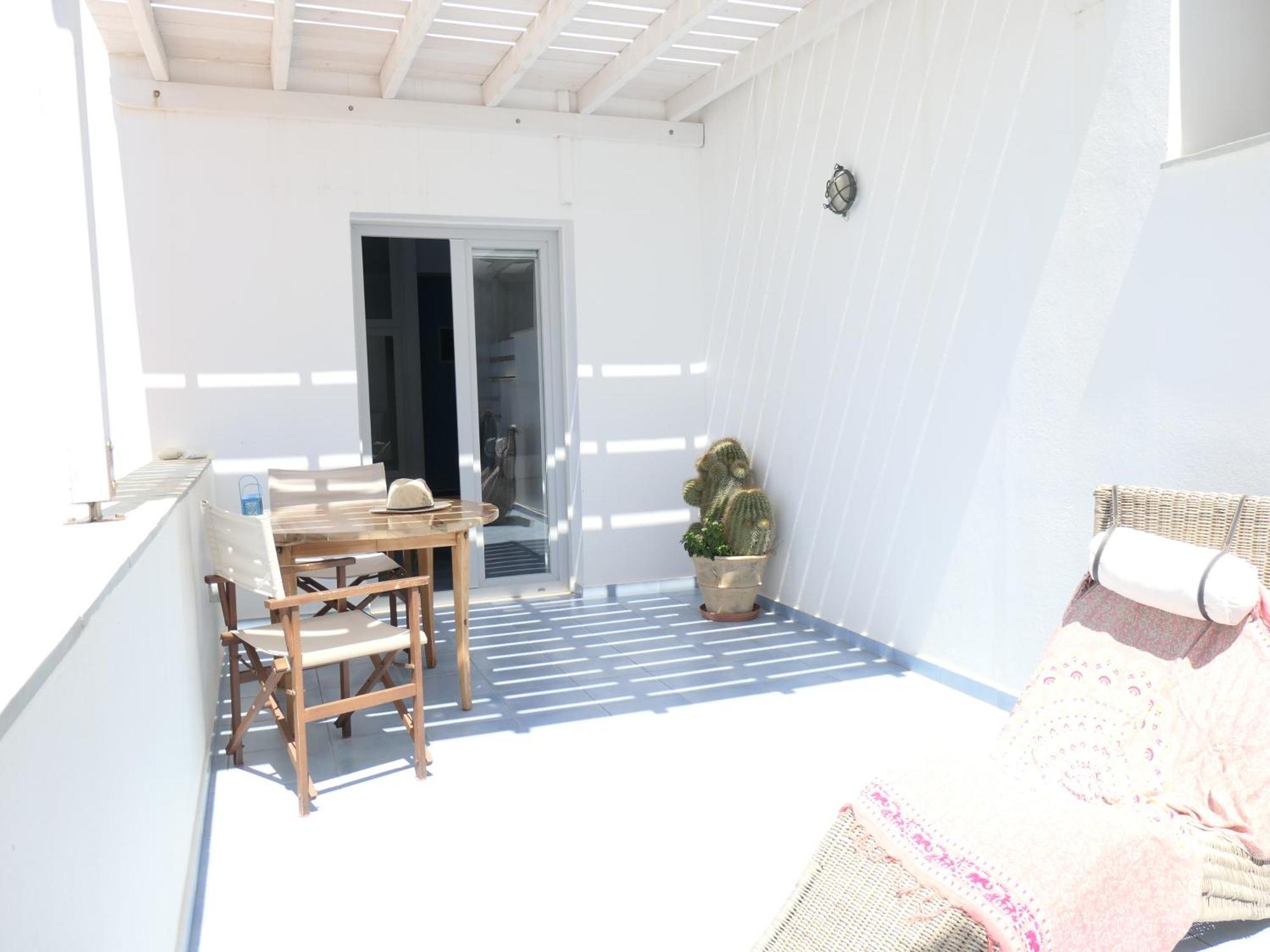 Inaxos studios, viewing Apollo temple. Naxos City Exterior foto